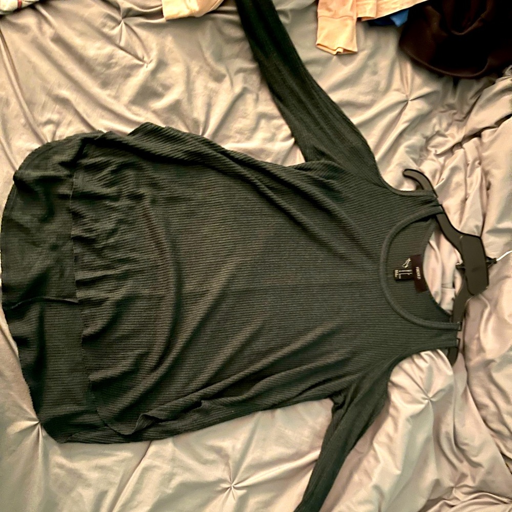 Hunter green open shoulder top. Size small from forever 21.